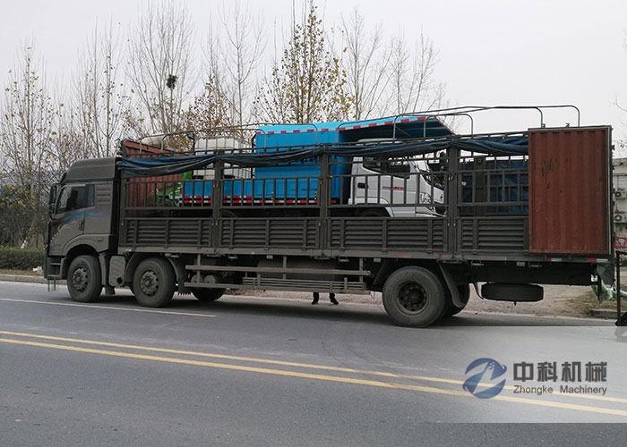 中鐵五局車載混凝土濕噴臺(tái)車發(fā)貨現(xiàn)場(chǎng)-0