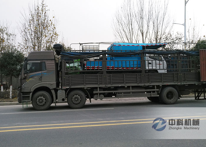 中鐵五局車載混凝土濕噴臺(tái)車發(fā)貨現(xiàn)場(chǎng)-1